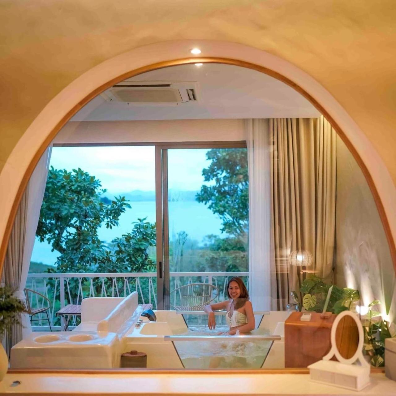 Le La Lake Resort And Spa Kaeng Kachan Exteriör bild