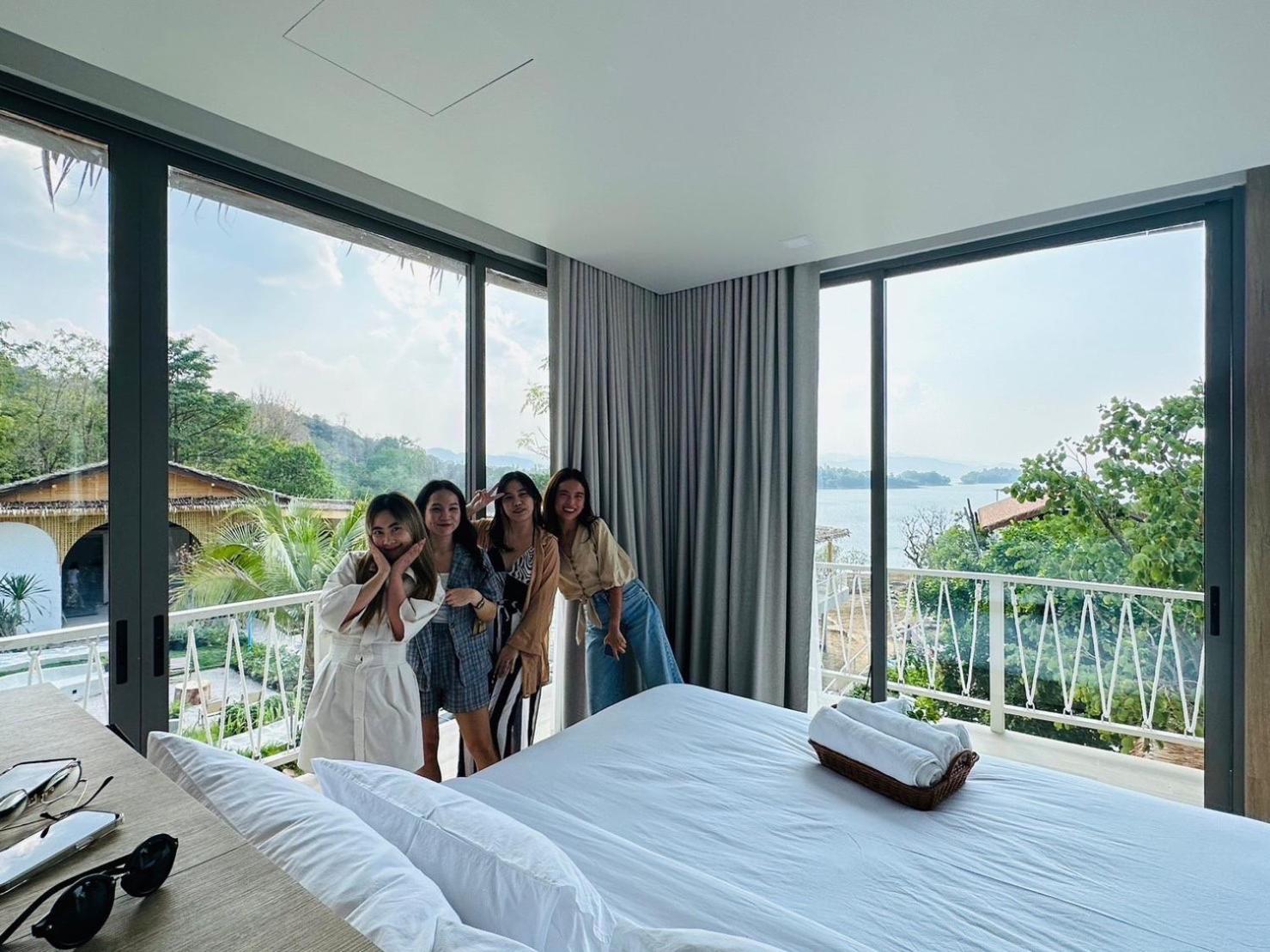 Le La Lake Resort And Spa Kaeng Kachan Rum bild